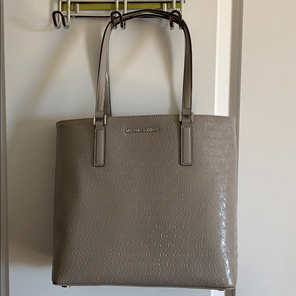 Pearl grey Michael Kors (BRAND NEW, NWT) handbag